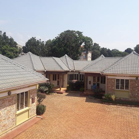 Prestige Resort Cottages Entebbe Kültér fotó